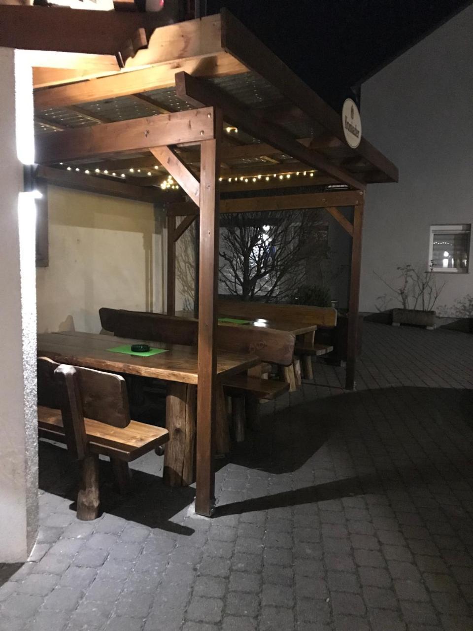 Hausener Dorfkrug Hotell Frankfurt am Main Exteriör bild